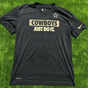 Men’s CowboysNike dry fit T-shirt- Size L